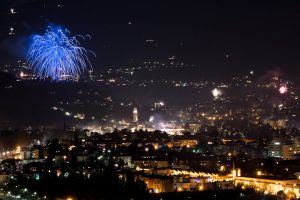 Feuerwerk über Meran Silvester Nacht